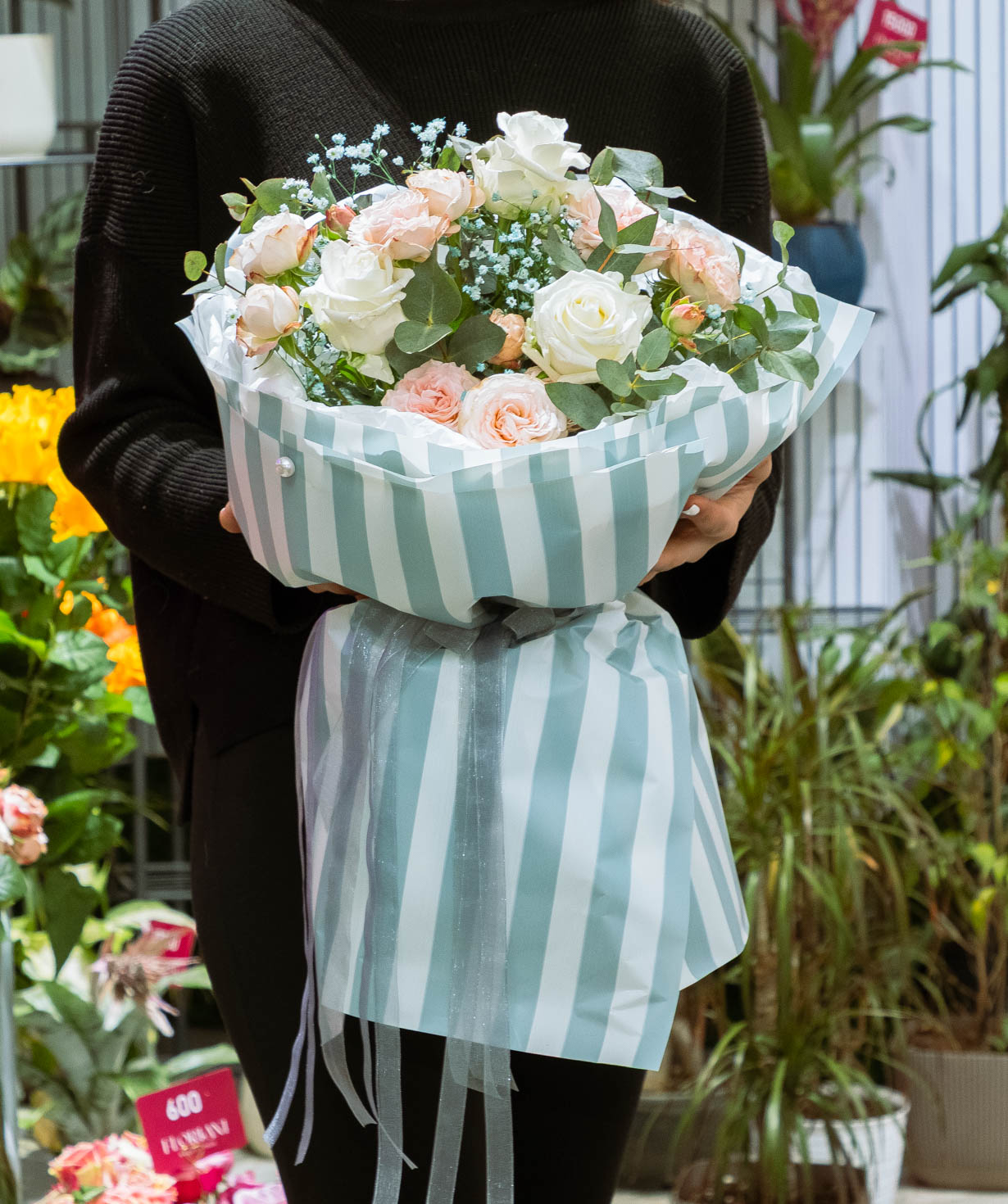 Ծաղկեփունջ «Floriani» վարդերով №10