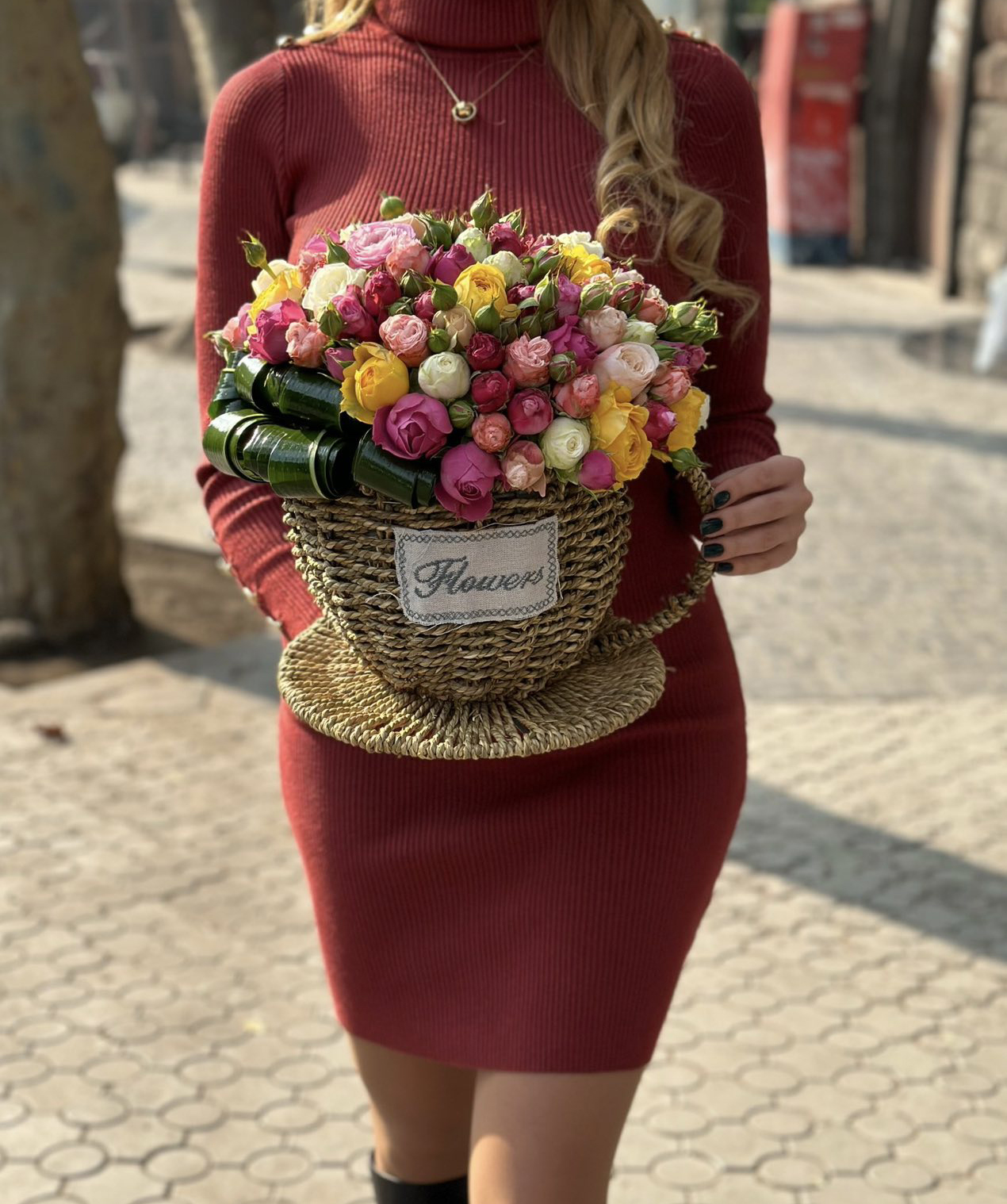 Композиция ''Карлскруна'' с кустовыми розами