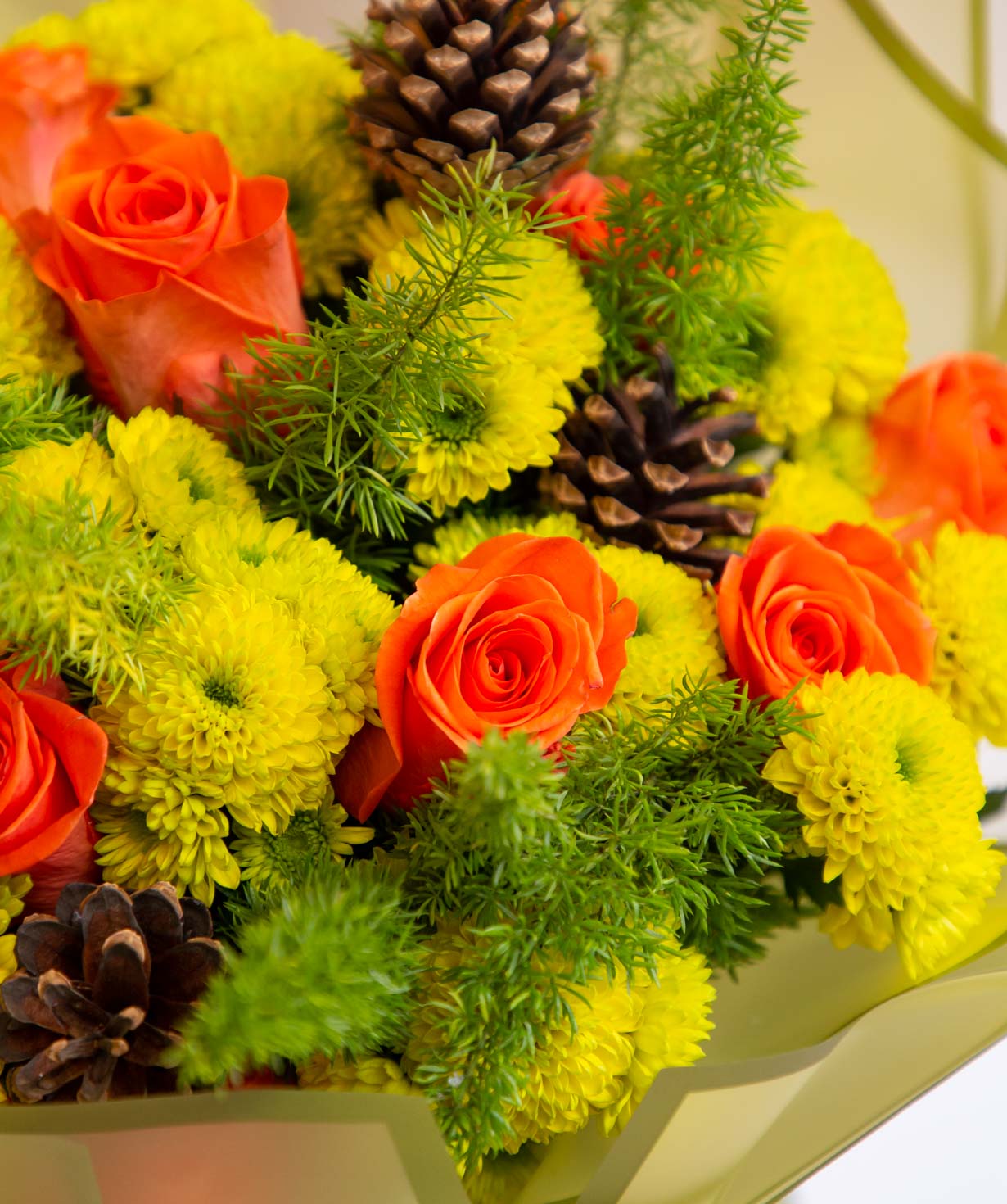 Bouquet ''Sagra'' with roses and chrysanthemums