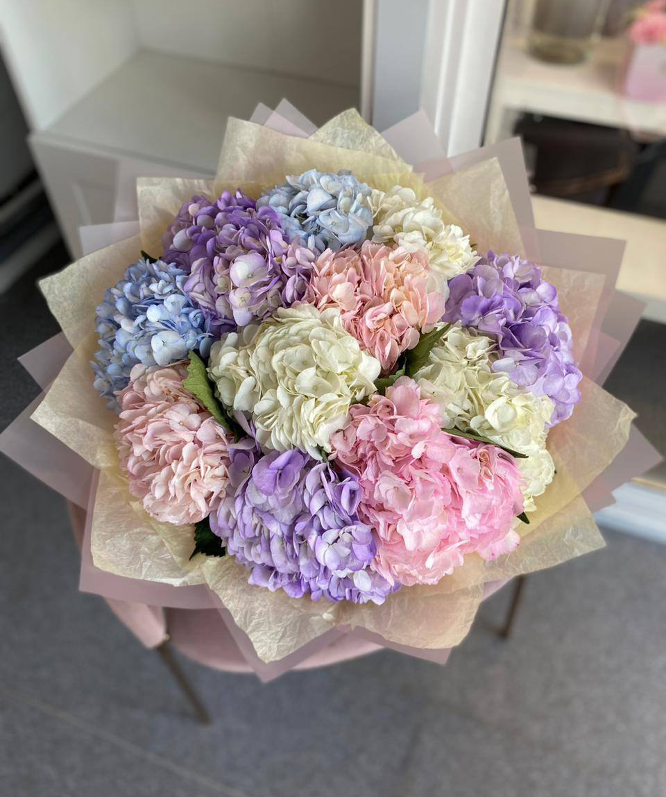 Moscow․ bouquet №156 with hydrangeas